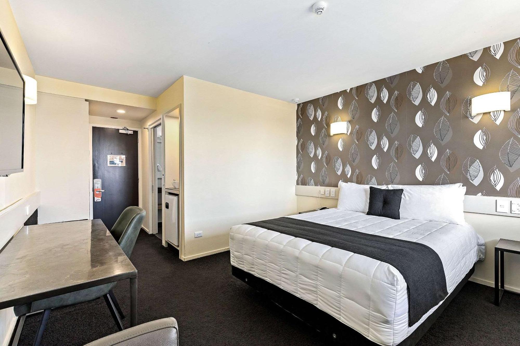 Hotel Elms Christchurch, Ascend Hotel Collection Экстерьер фото